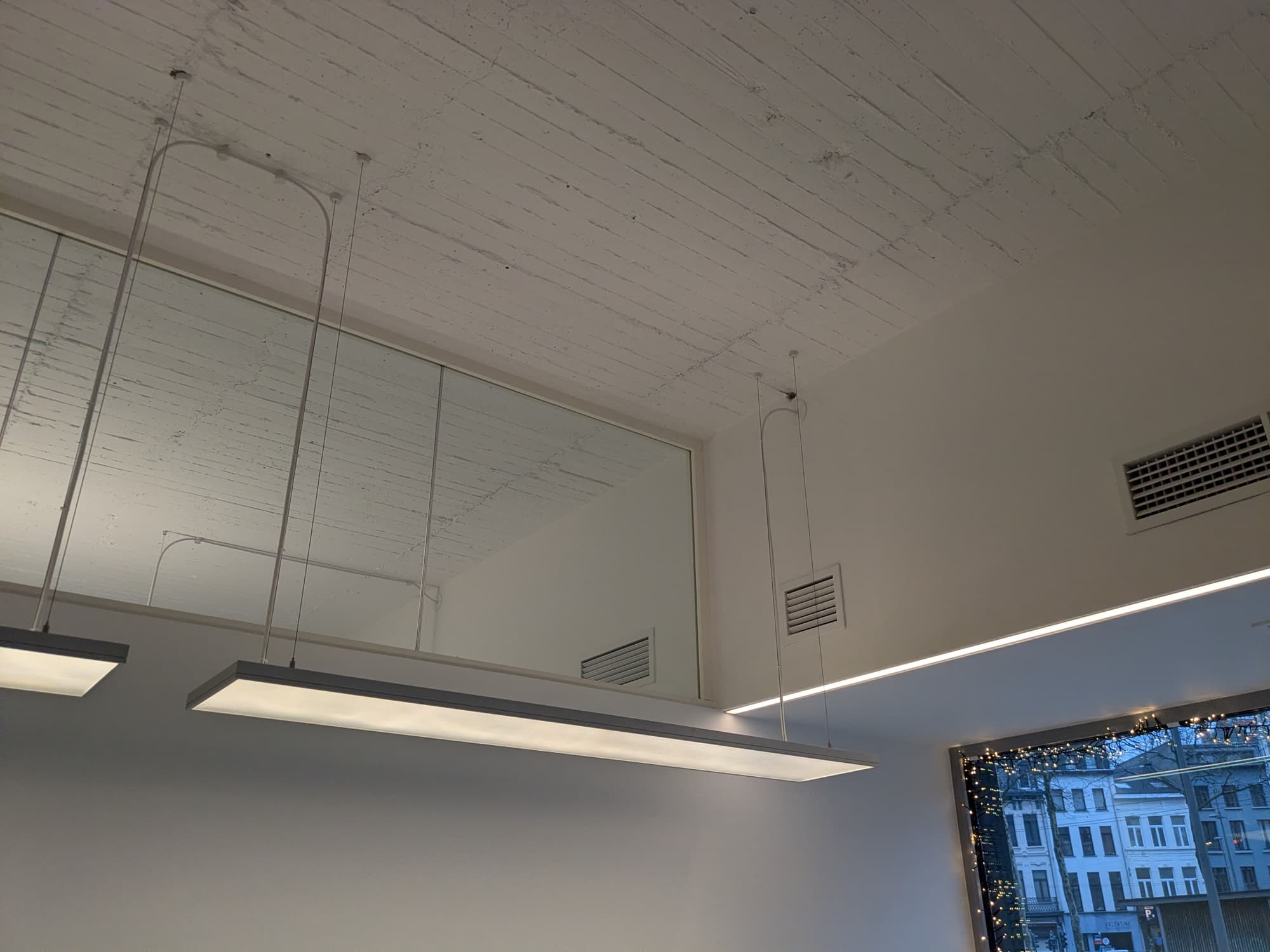 Verlichtingsinstallatie in kantoor (project BRL)